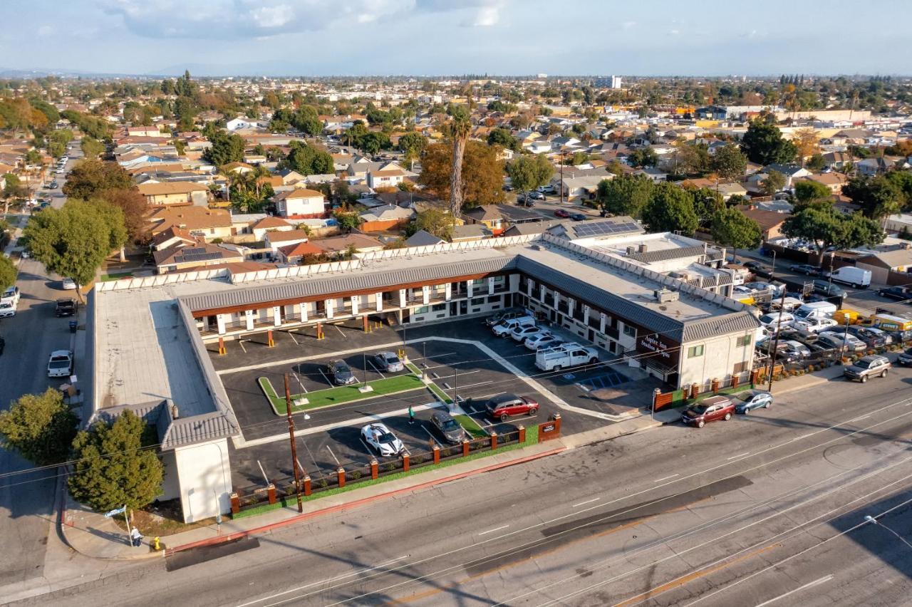 Aspire Inn Studios & Spas Bellflower Eksteriør bilde