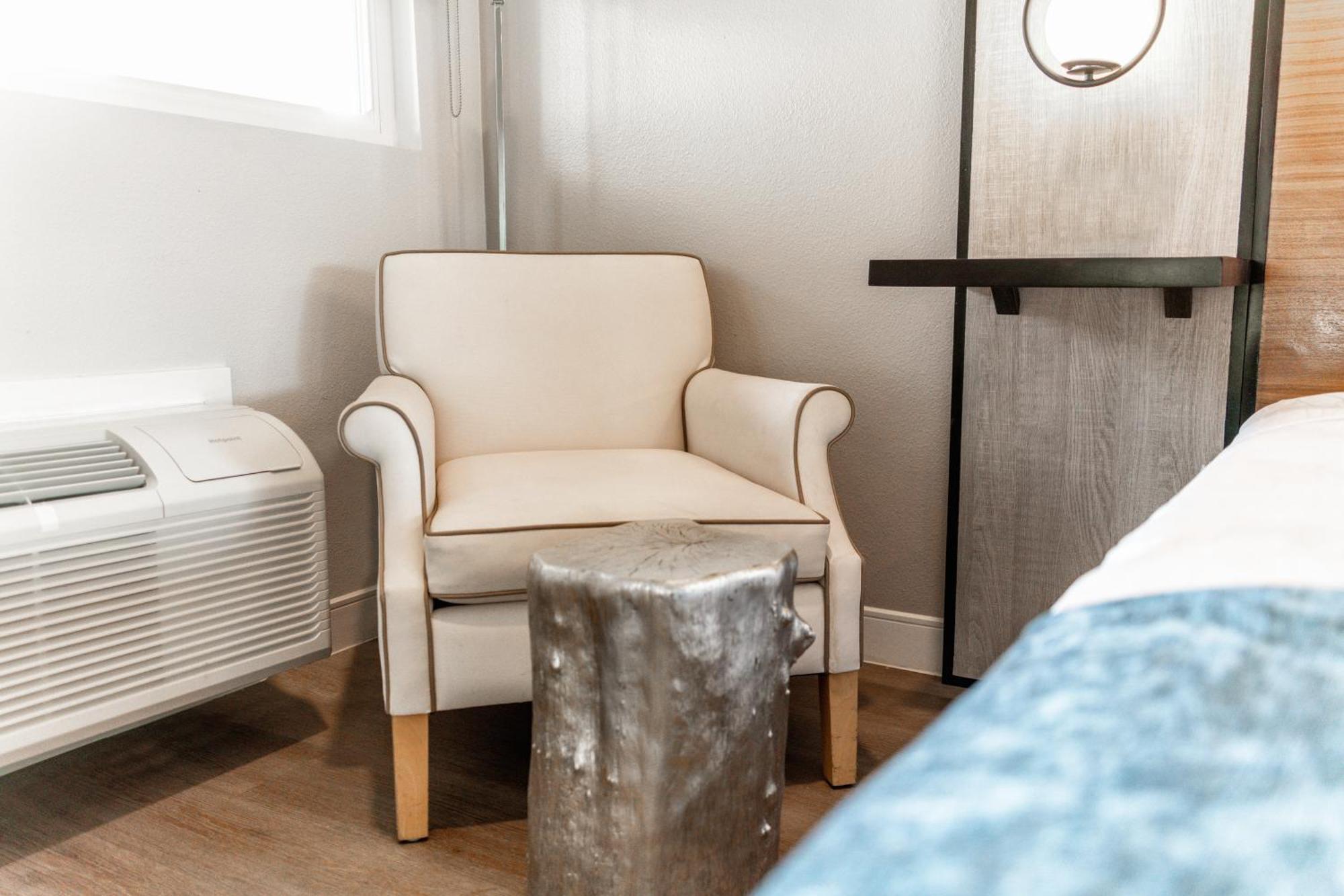 Aspire Inn Studios & Spas Bellflower Eksteriør bilde